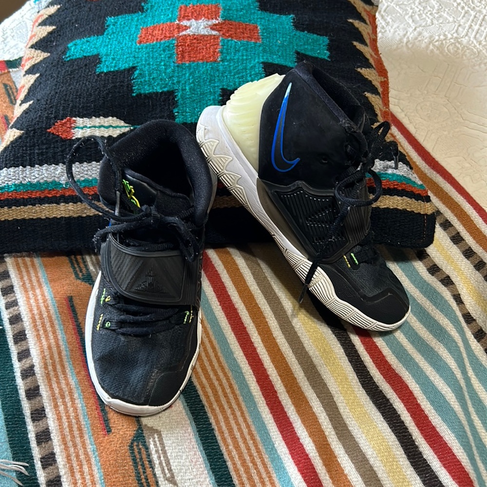 Boy’s Nike Kyrie Basketball Shoes